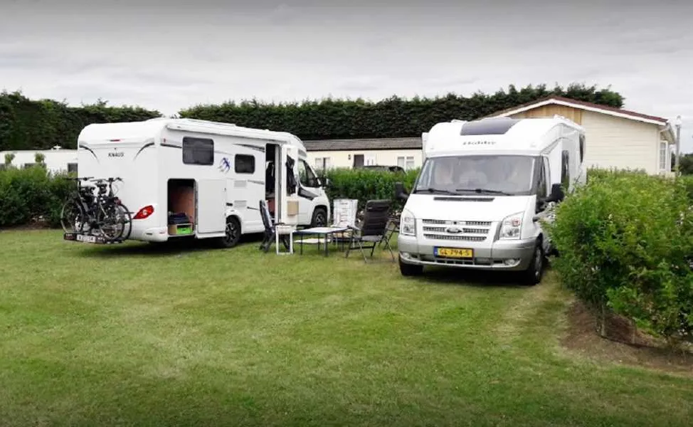 second-chance-touring-park-swindon-xlhvm