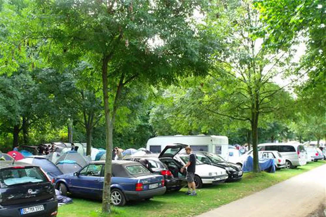 camping-stadt-koln-koln-poll-4dyyg