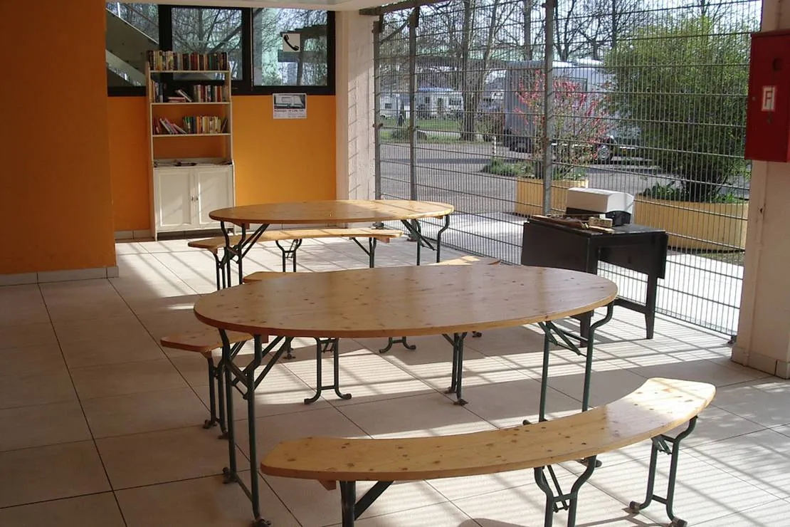 camping-stadt-koln-koln-poll-6wog7