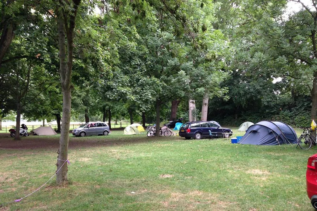 camping-stadt-koln-koln-poll-l6qrw