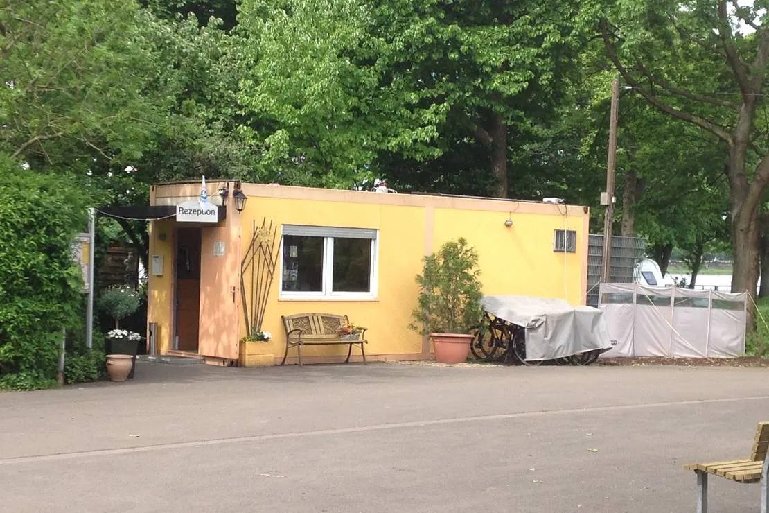 camping-stadt-koln-koln-poll-mjbck