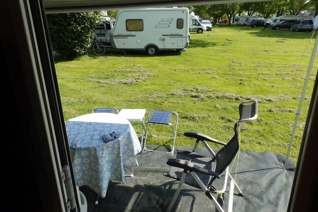 camping-stadt-koln-koln-poll-q9z01