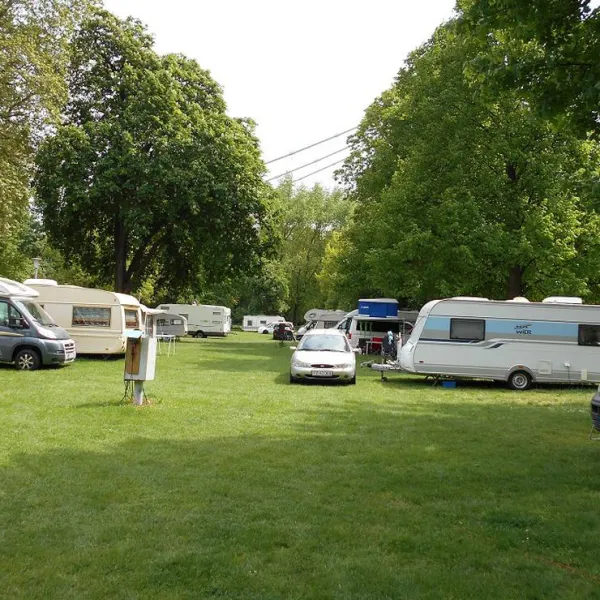 camping-stadt-koln-koln-poll-qcw58