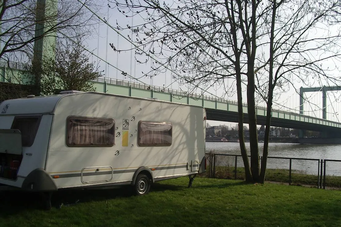 camping-stadt-koln-koln-poll-swyxh