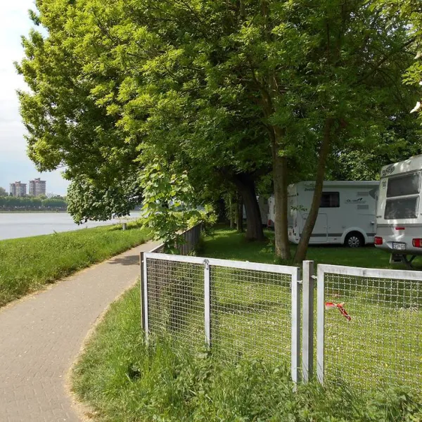 camping-stadt-koln-koln-poll-ugl3m