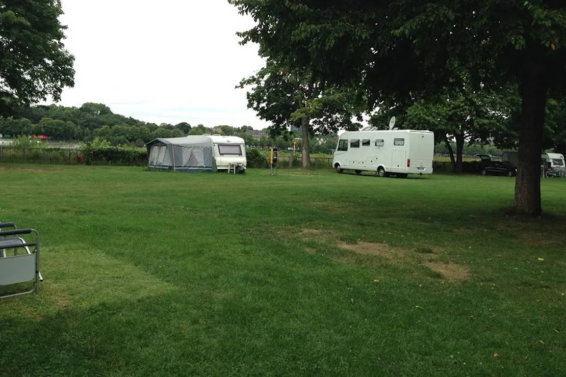 camping-stadt-koln-koln-poll-xcdfz