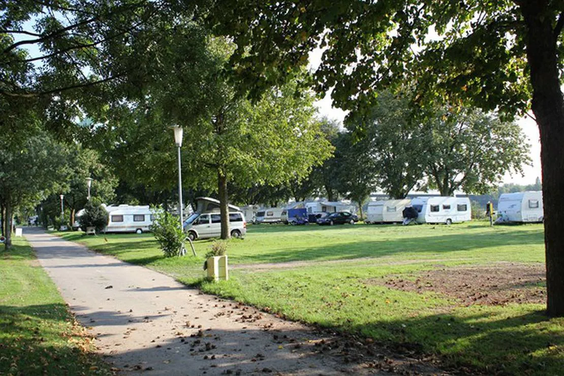 camping-stadt-koln-koln-poll-yfirf