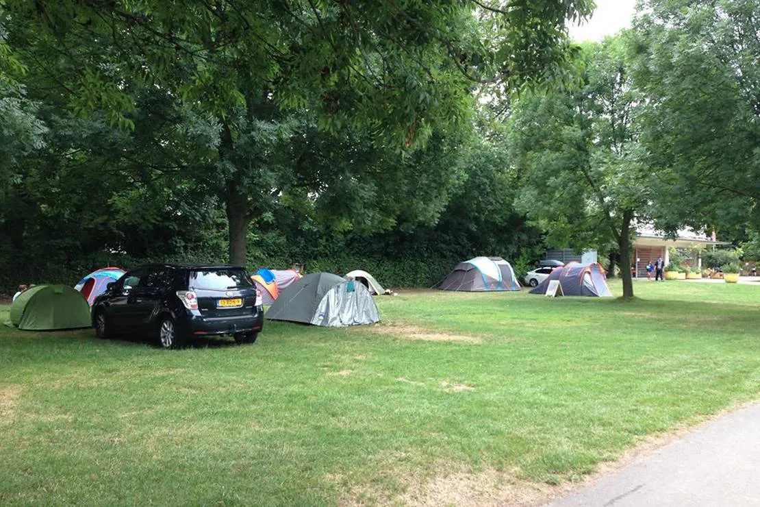camping-stadt-koln-koln-poll-ypetq
