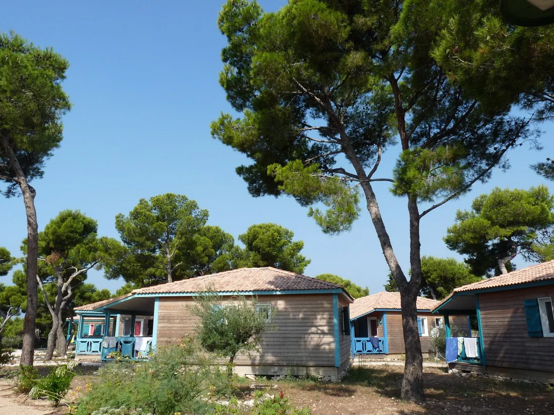 les-chalets-de-la-mer-carro-zmobt