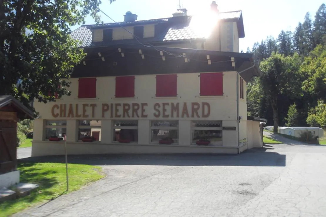 camping-les-frasserands-chalet-pierre-semard-chamonix-mont-blanc-cwysh