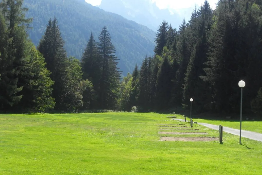 camping-les-frasserands-chalet-pierre-semard-chamonix-mont-blanc-y6bqv
