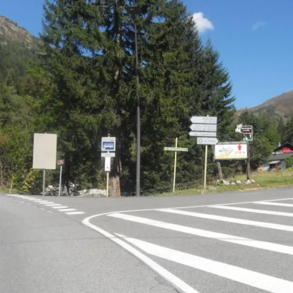 camping-les-frasserands-chalet-pierre-semard-chamonix-mont-blanc-zxu0w