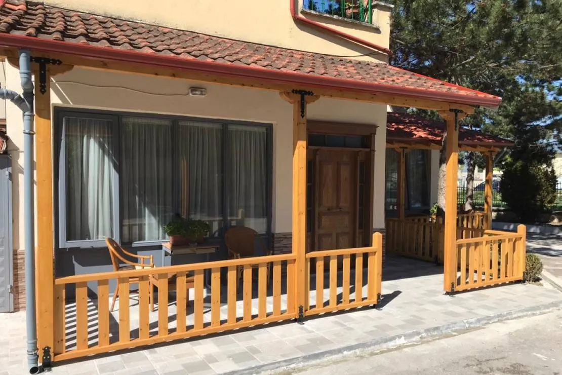 social-tourism-hub-dorcas-korce-ioik0