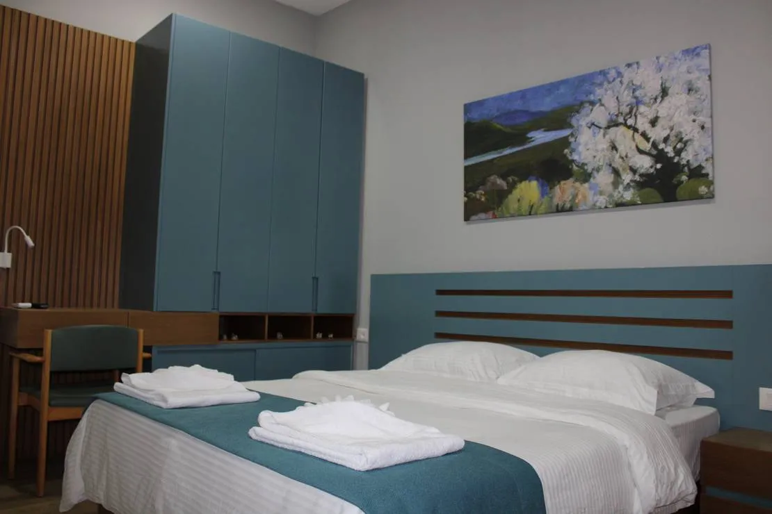 social-tourism-hub-dorcas-korce-lfj05
