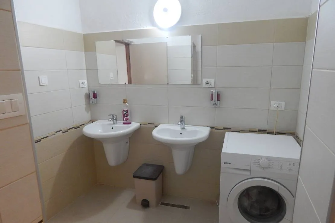social-tourism-hub-dorcas-korce-srvlw
