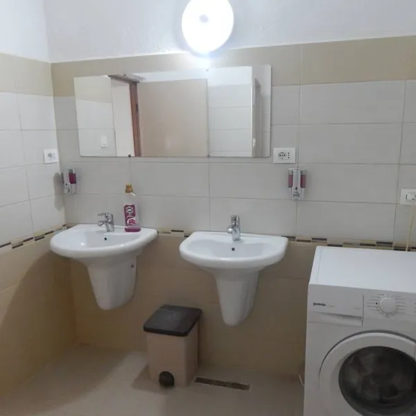 social-tourism-hub-dorcas-korce-srvlw