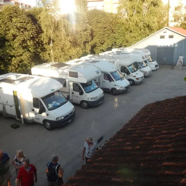 social-tourism-hub-dorcas-korce-xdpbe