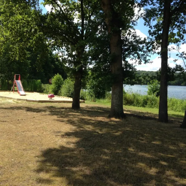 municipal-du-lac-bain-de-bretagne-yivl2