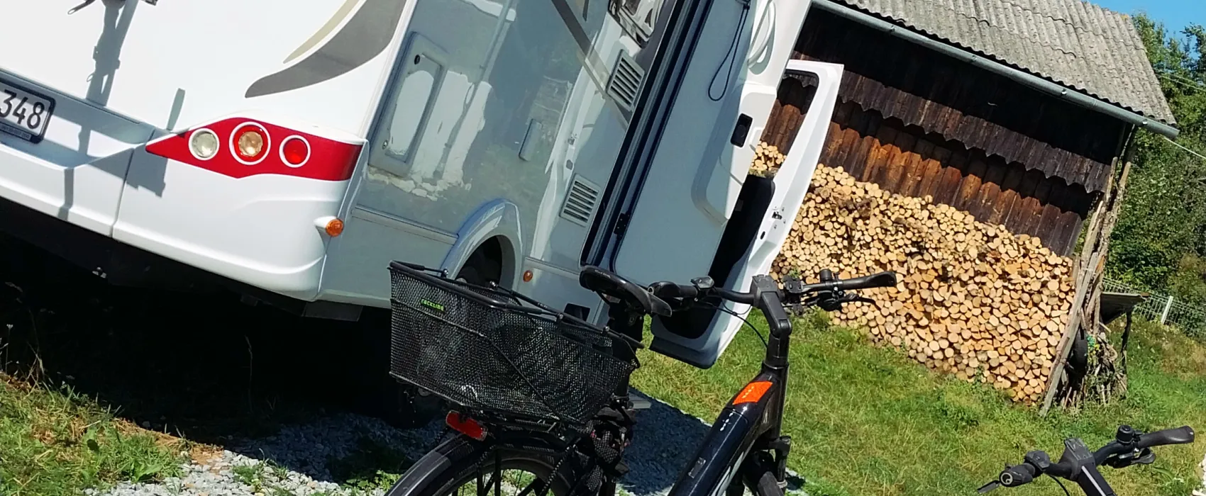 Camping Tradițional la Georgiana în Țarina