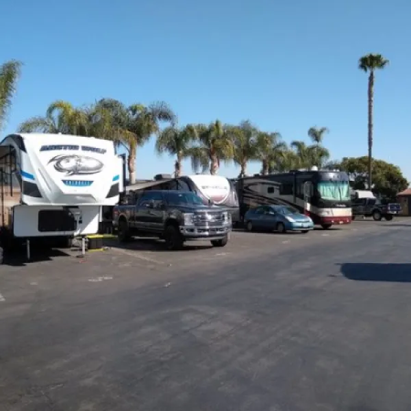 anaheim-rv-park-anaheim-seizc