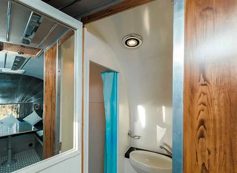 silver-airstream-glamping-chichester-7t29l