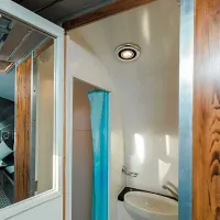 silver-airstream-glamping-chichester-7t29l