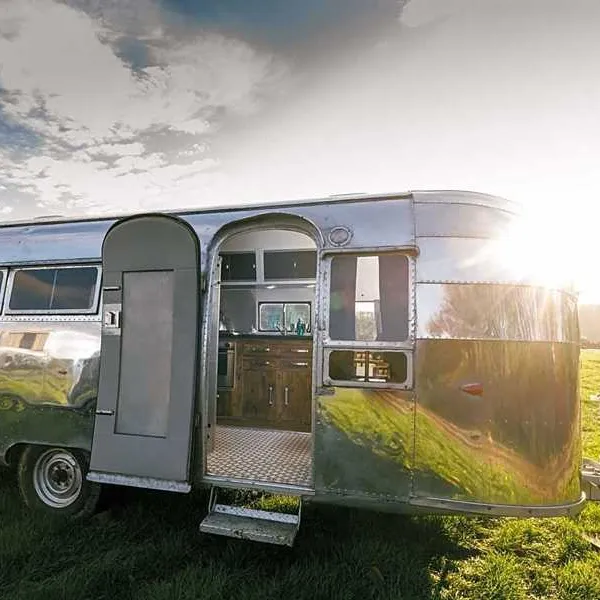 silver-airstream-glamping-chichester-h2njs