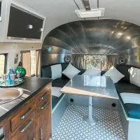 silver-airstream-glamping-chichester-hkazk