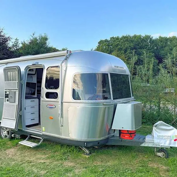 silver-airstream-glamping-chichester-qwg8j