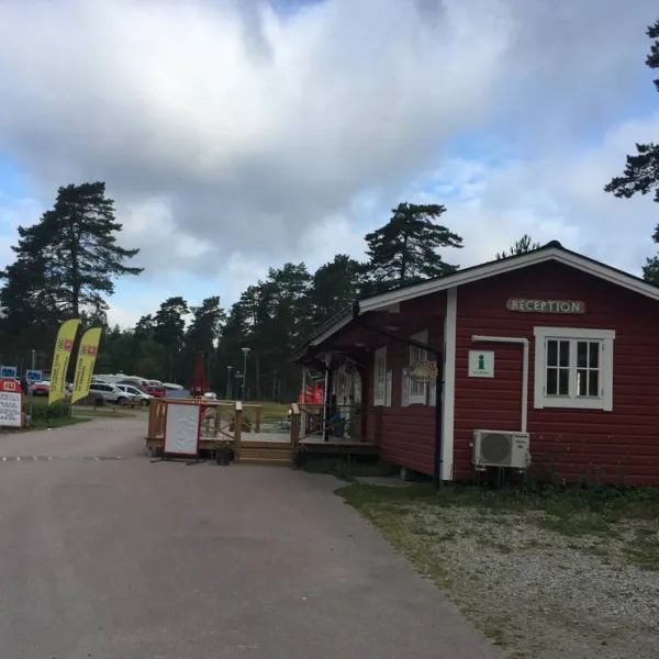 silvkoparens-camping-stugor-sala-gewxi