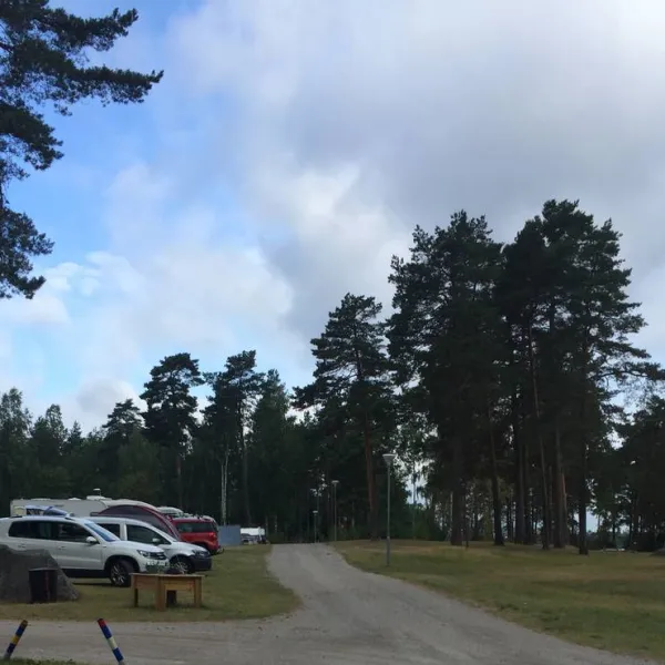 silvkoparens-camping-stugor-sala-zewwy