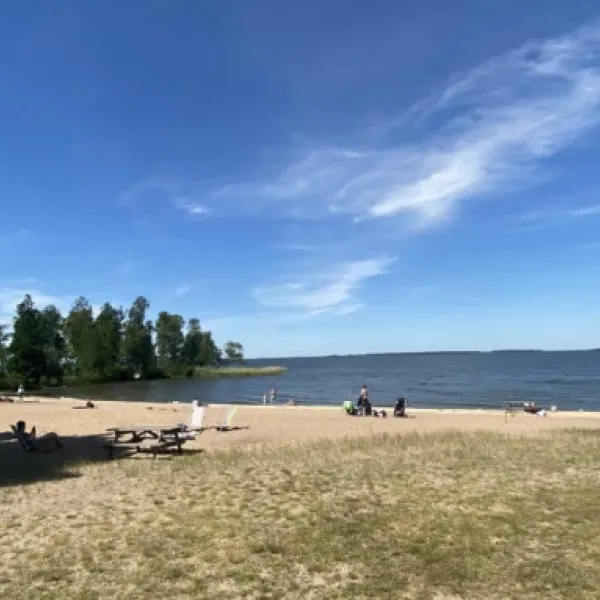 Hjälmargården och Läppe Camping