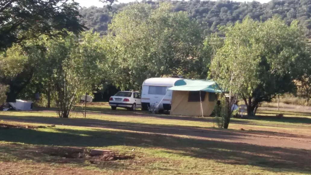 kloofeind-caravan-lodge-backpackers-6b0sm