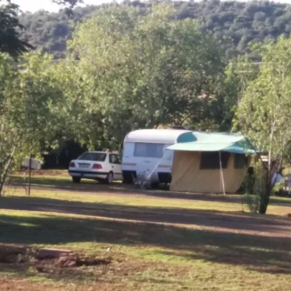 kloofeind-caravan-lodge-backpackers-6b0sm