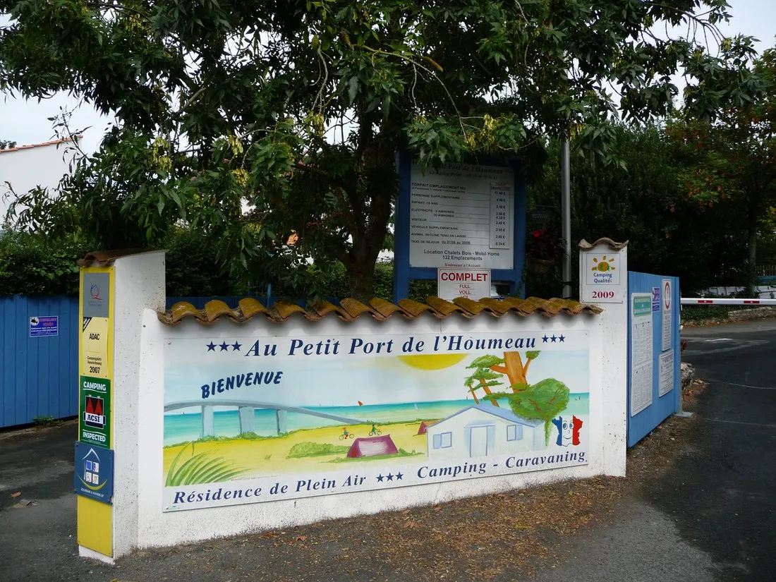 au-petit-port-de-l-houmeau-lhoumeau-charente-maritime-ap5oj