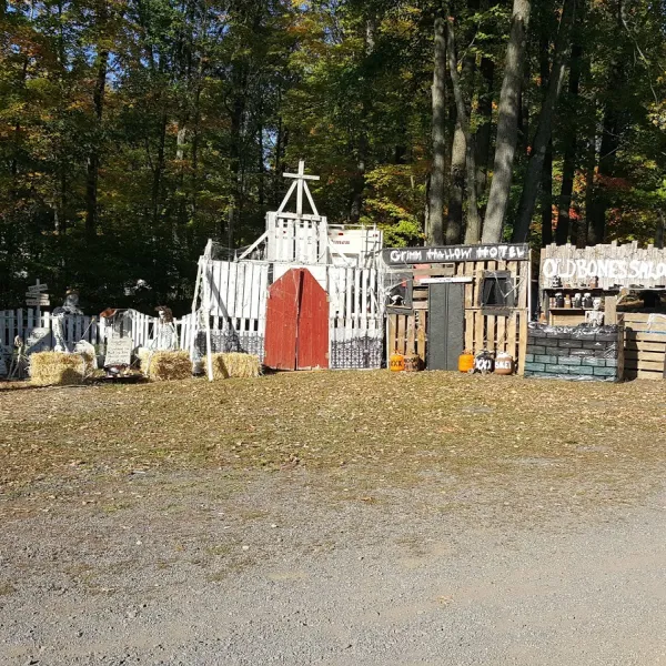 little-red-barn-campground-quakertown-vrv6k
