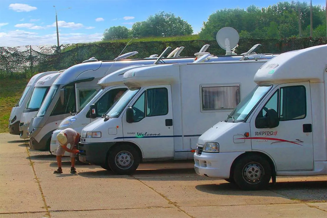 camping-prival-loshany-fjilm