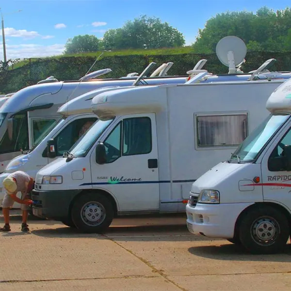 camping-prival-loshany-fjilm