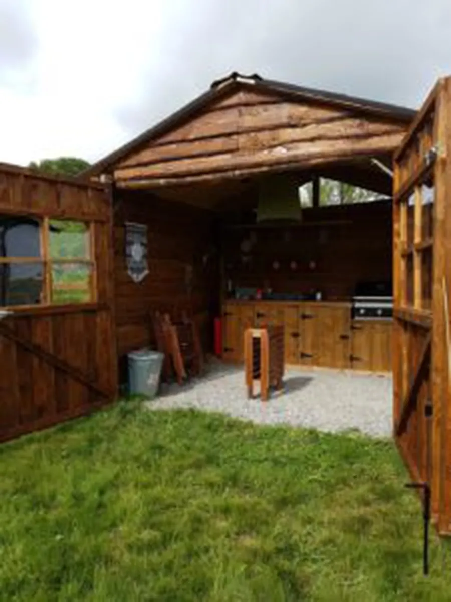 domaine-des-recircves-roulottes-vakantiehuis-gouttieres-puy-de-dome-1ssdc