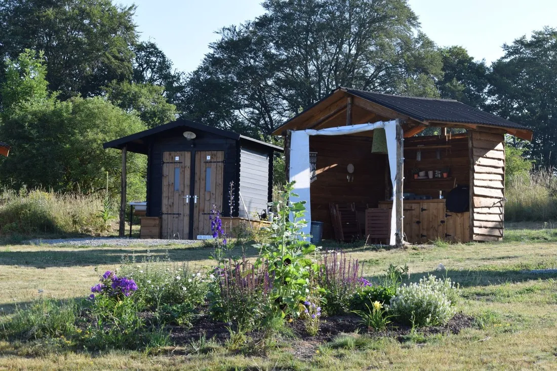domaine-des-recircves-roulottes-vakantiehuis-gouttieres-puy-de-dome-nkwym