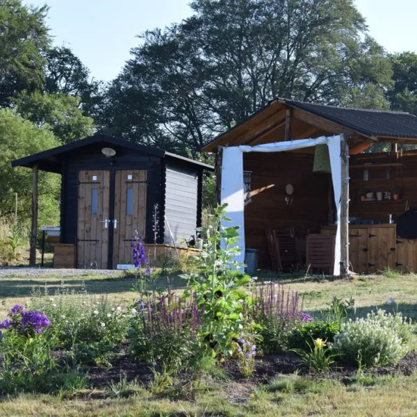 domaine-des-recircves-roulottes-vakantiehuis-gouttieres-puy-de-dome-nkwym