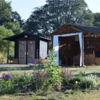 domaine-des-recircves-roulottes-vakantiehuis-gouttieres-puy-de-dome-nkwym