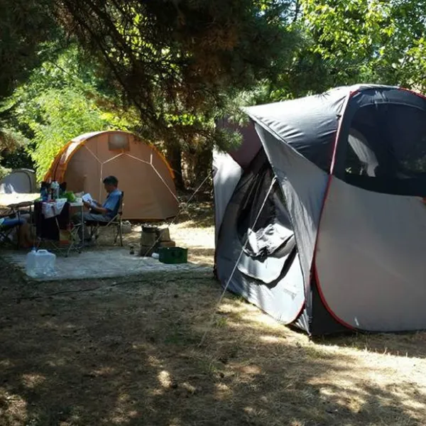 AIRE NATURELLE DE CAMPING LES CERISIERS