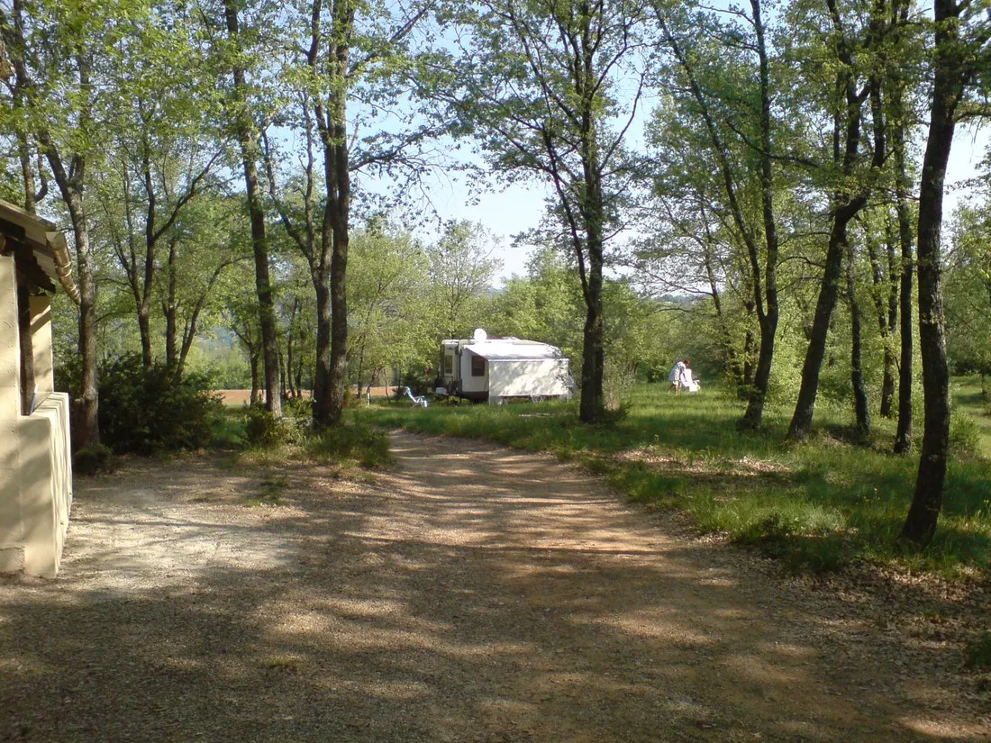 aire-naturelle-le-bois-de-sibourg-cereste-fvu72