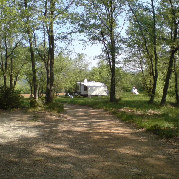 aire-naturelle-le-bois-de-sibourg-cereste-fvu72