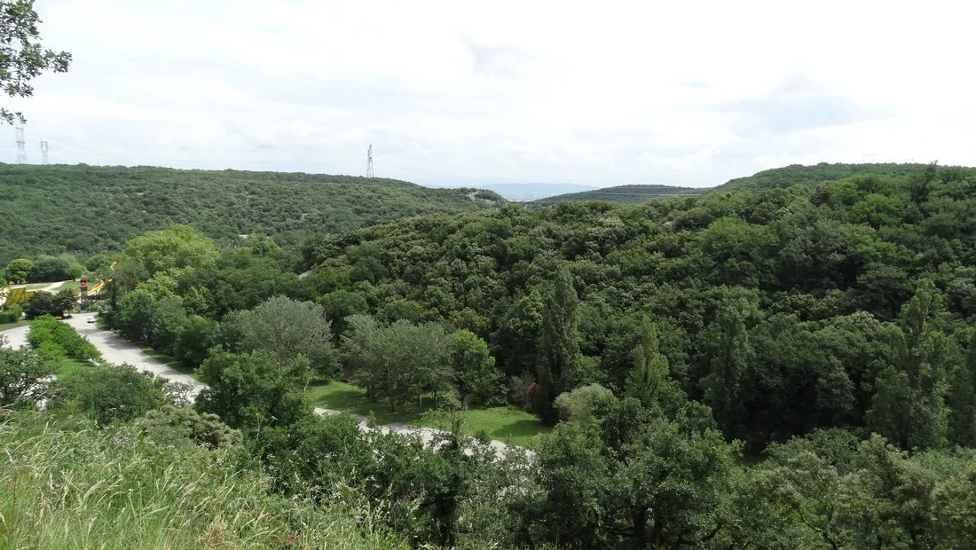 capfun-le-domaine-dimbours-larnas-ardeche-qxm7d
