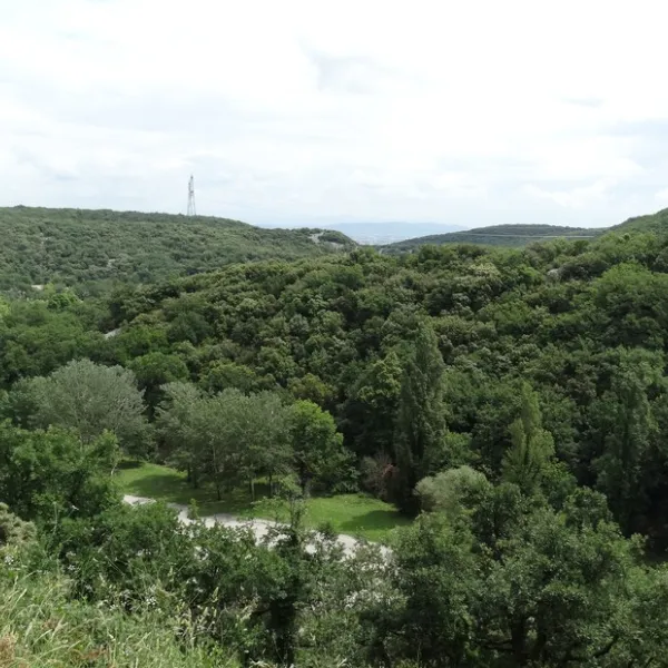 capfun-le-domaine-dimbours-larnas-ardeche-qxm7d