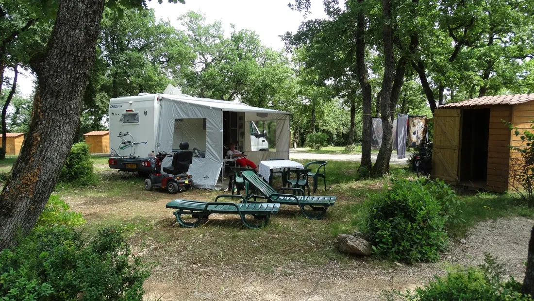 capfun-le-domaine-dimbours-larnas-ardeche-yjlla