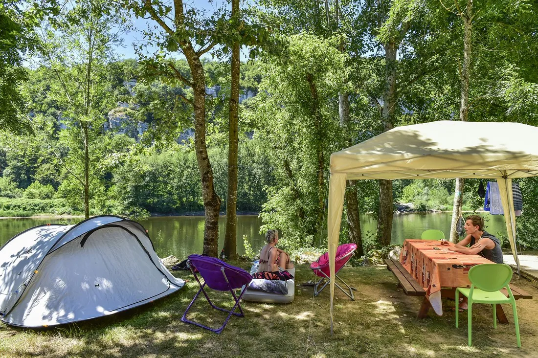 la-riviegravere-lacave-lacave-lot-v7yvh