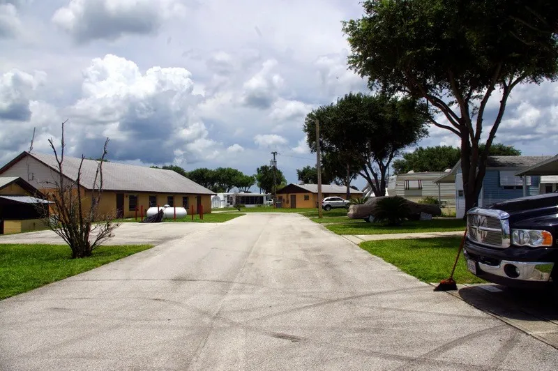 lelynn-rv-resort-polk-city-lqloc